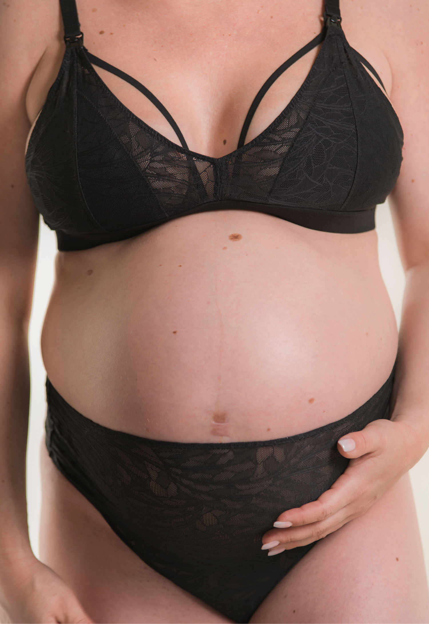Lace maternity thong - Black gallery